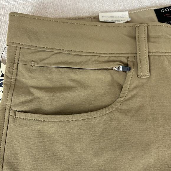 Dockers Mens' Pants Go Jean Cut Straight Fit Sz 33x30 Security Pocket Beige $66 - Picture 3 of 9
